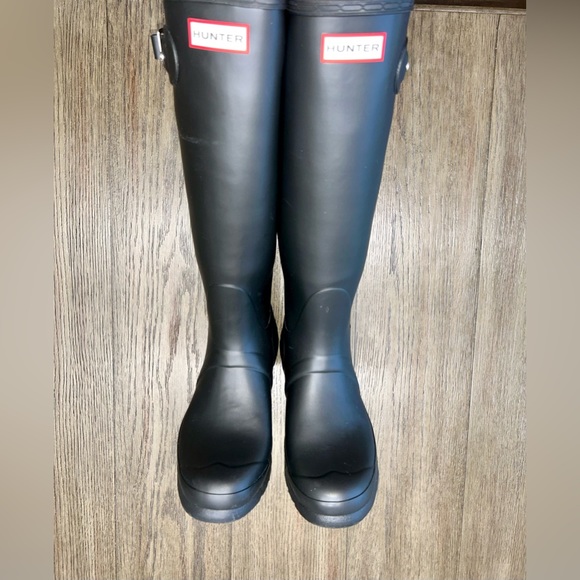 Hunter Women’s Original Matte Tour Buckle Strap Rain Boots - Picture 6 of 14